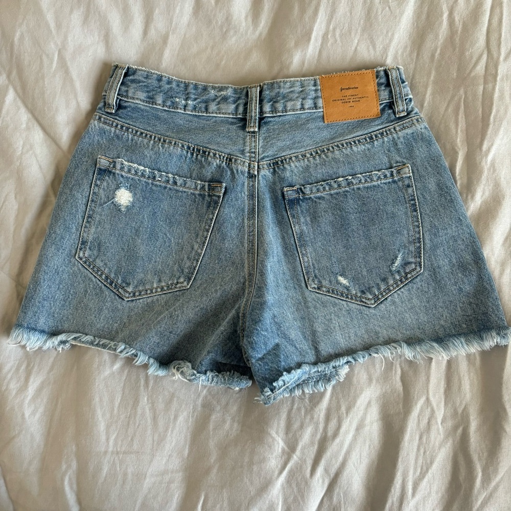 Stradivarius Mom Fit Denim Shorts - size 4 - Picture 2 of 9